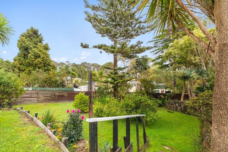 Photo of property in 91 Barrys Road, Glendene, Auckland, 0602