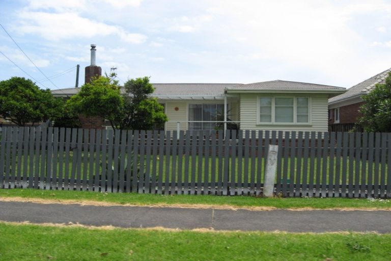 Photo of property in 34 Scott Avenue, Mangere Bridge, Auckland, 2022