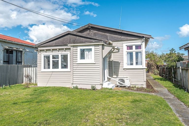 Photo of property in 20 Manuka Street, Castlecliff, Whanganui, 4501