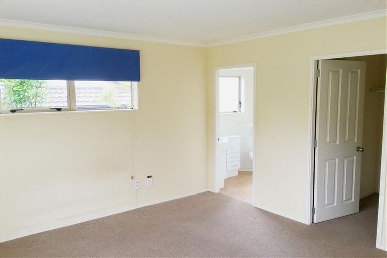 Photo of property in 12 Pukatea Avenue, Albany, Auckland, 0632