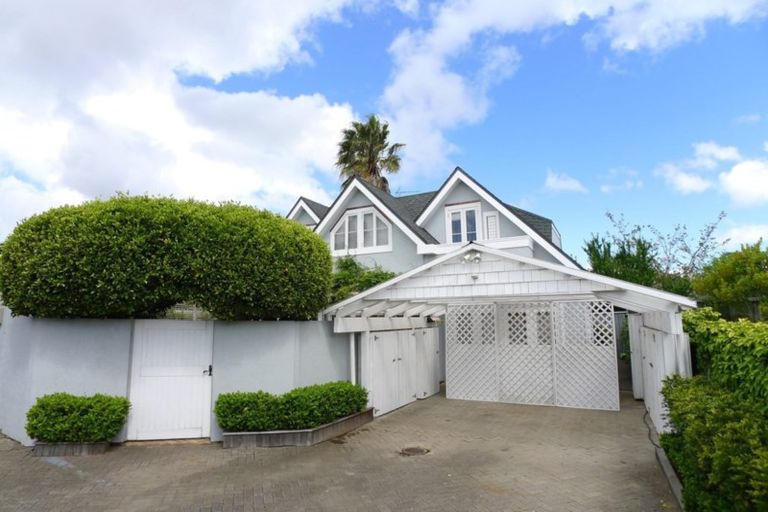 Photo of property in 2/20 Ranfurly Road, Papatoetoe, Auckland, 2104