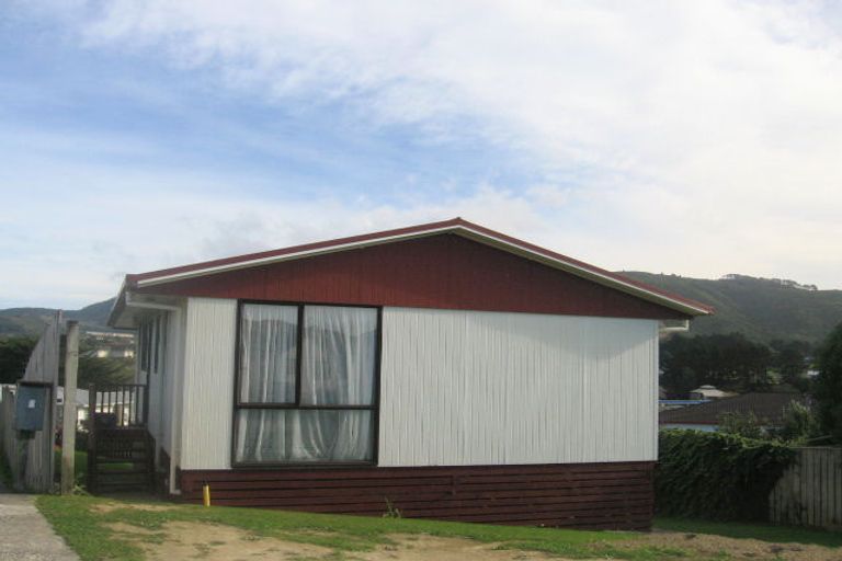 Photo of property in 7 Kivell Street, Ranui, Porirua, 5024