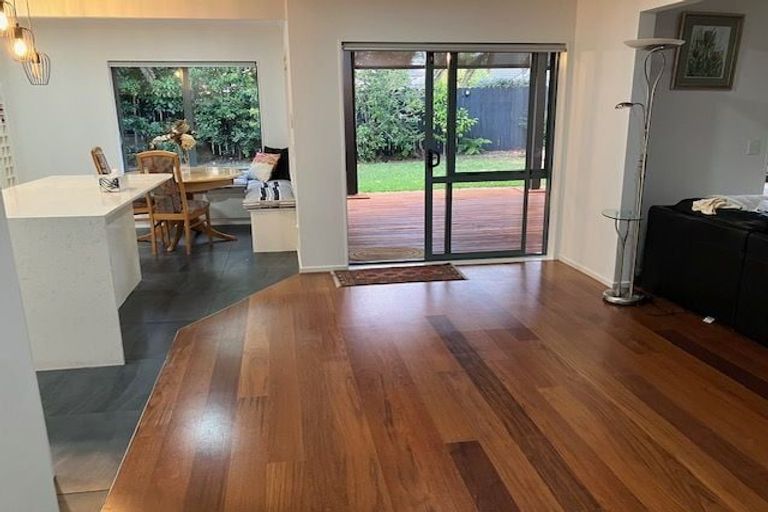 Photo of property in 8 Kalberry Place, East Tamaki, Auckland, 2016