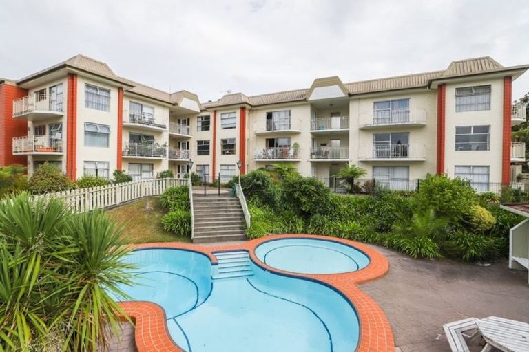 Photo of property in 1/10 Hunter Street, Hamilton Lake, Hamilton, 3204