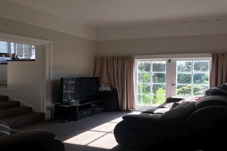 Photo of property in 28 Maarama Crescent, Aro Valley, Wellington, 6021