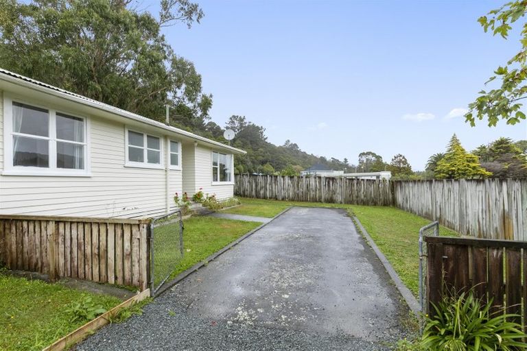 Photo of property in 10d Bull Avenue, Wainuiomata, Lower Hutt, 5014