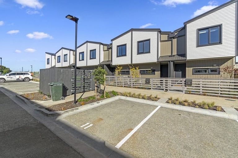 Photo of property in 11 Te Puketoka Lane, Mangere, Auckland, 2022