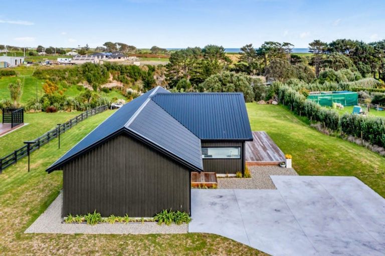 Photo of property in 2 Tasman Street, Opunake, 4616