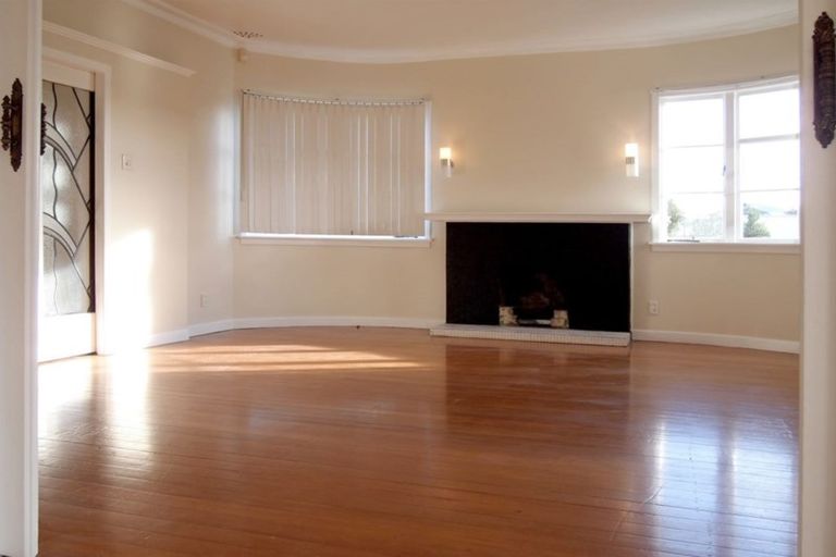 Photo of property in 1060 Great North Road, Point Chevalier, Auckland, 1022