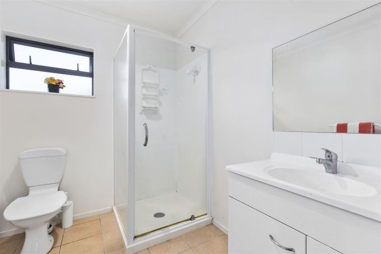 Photo of property in 37 Nicholas Gibbons Drive, Clendon Park, Auckland, 2103