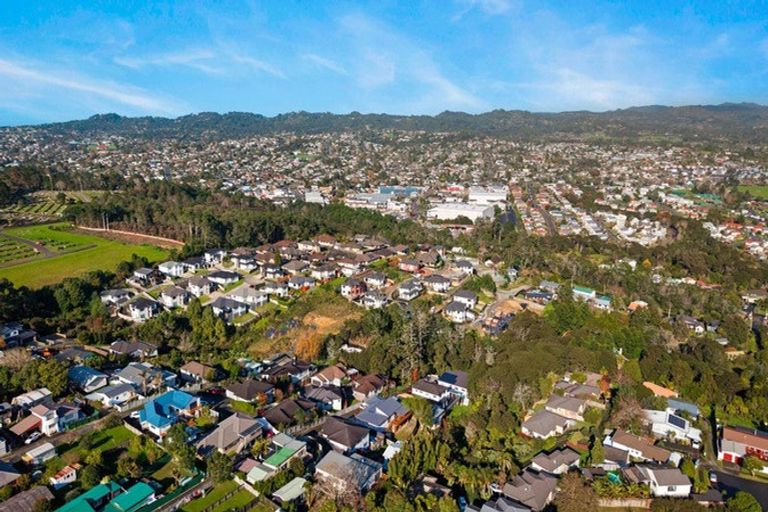 Photo of property in 11 Western View Court, Sunnyvale, Auckland, 0612