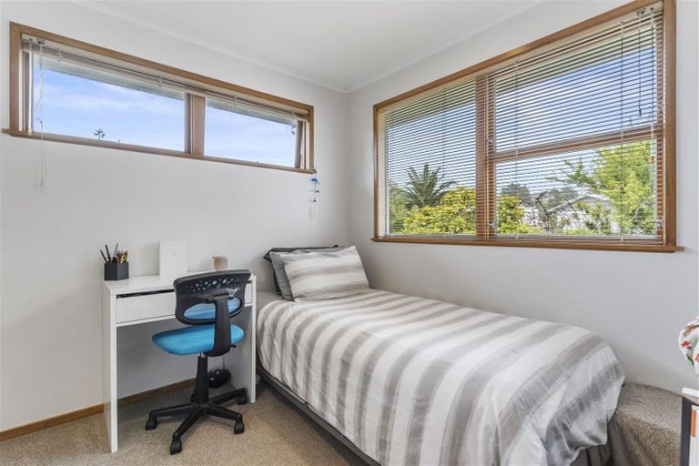 Photo of property in 16 Juniper Road, Sunnynook, Auckland, 0620