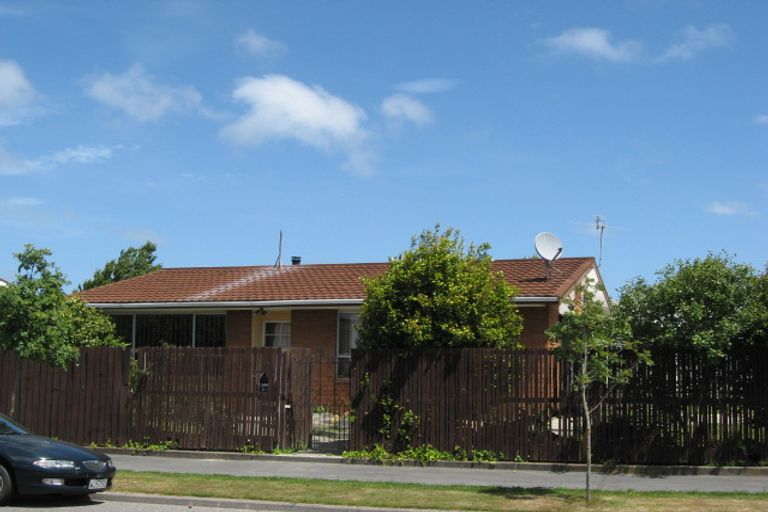 Photo of property in 1/3 Ansonby Street, Russley, Christchurch, 8042