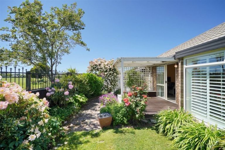 Photo of property in 50b Karnak Crescent, Russley, Christchurch, 8042