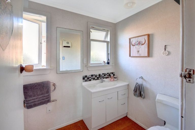 Photo of property in 21 Elwyn Crescent, Green Island, Dunedin, 9018