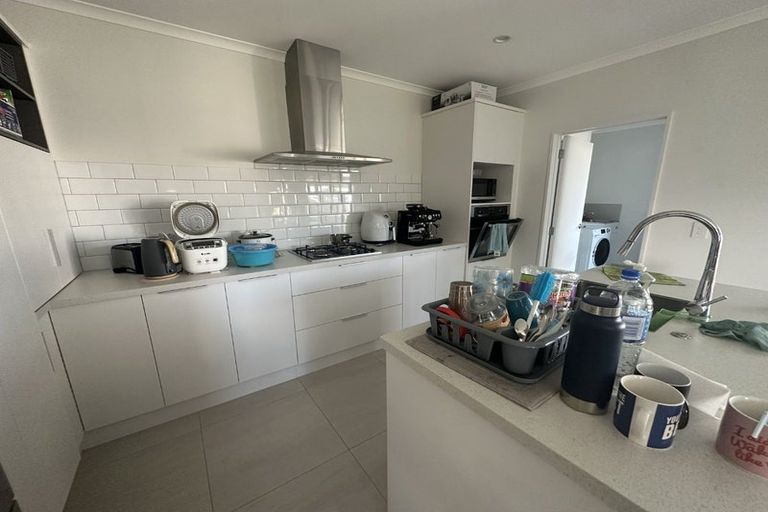 Photo of property in 18 Nganui Avenue, Takanini, 2112