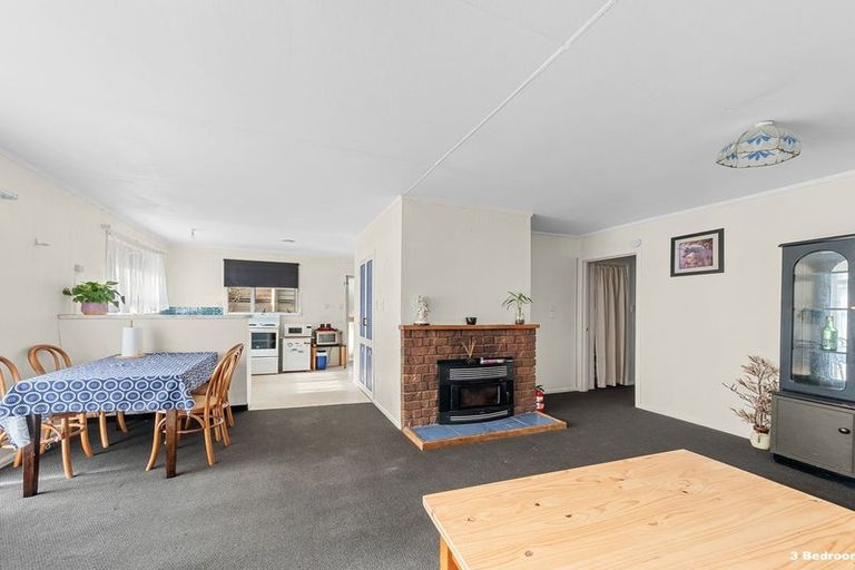 Photo of property in 42 Simons Street, Moturoa, New Plymouth, 4310