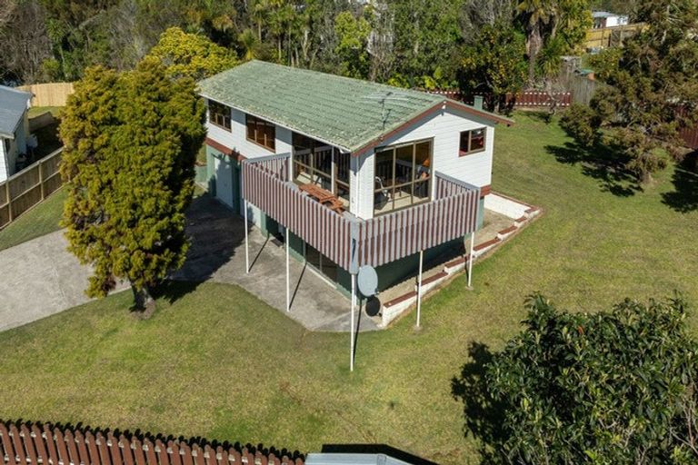 Photo of property in 13 Rautawhiri Road, Helensville, 0800