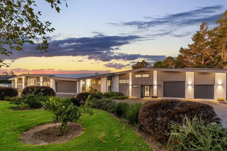 Photo of property in 44 Warman Road, Okura, Albany, 0792