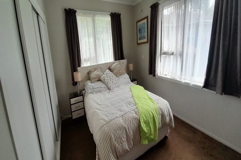 Photo of property in 31 Covil Avenue, Te Atatu South, Auckland, 0610