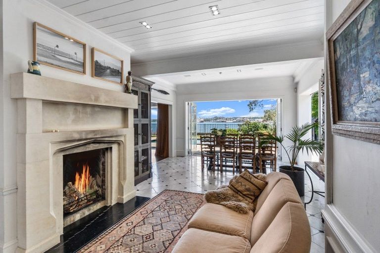 Photo of property in 11 Stanley Point Road, Stanley Point, Auckland, 0624