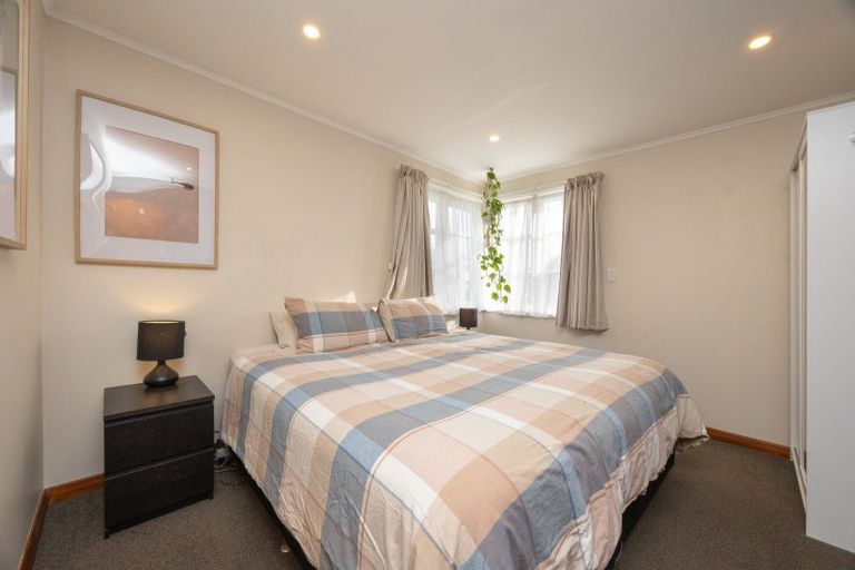 Photo of property in 38 Crewe Crescent, Hokowhitu, Palmerston North, 4410