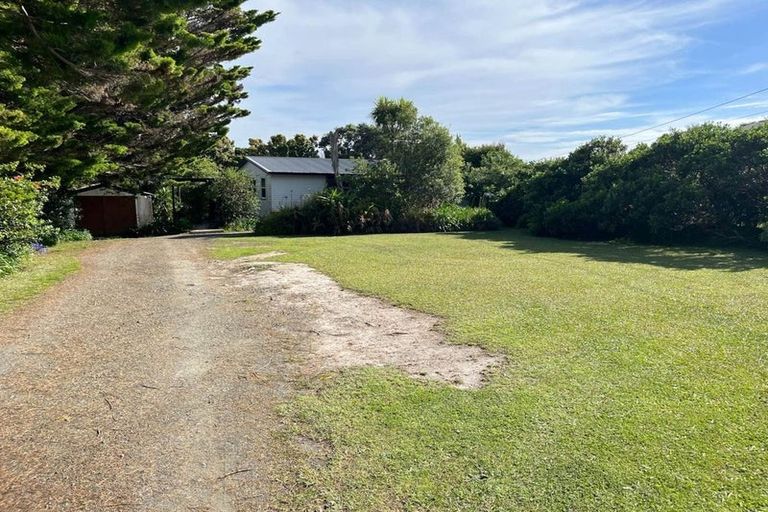 Photo of property in 1366 Whangaparaoa Road, Army Bay, Whangaparaoa, 0930