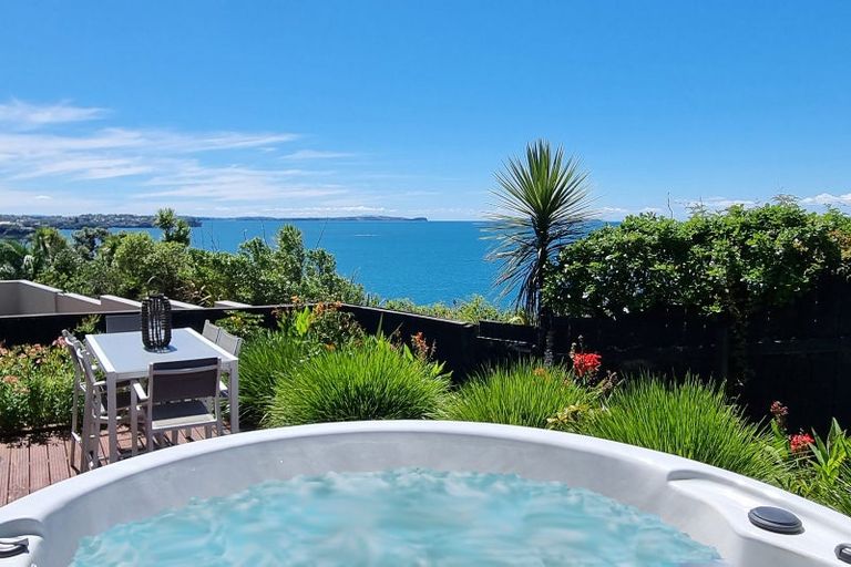 Photo of property in 1/127 Churchill Road, Rothesay Bay, Auckland, 0630