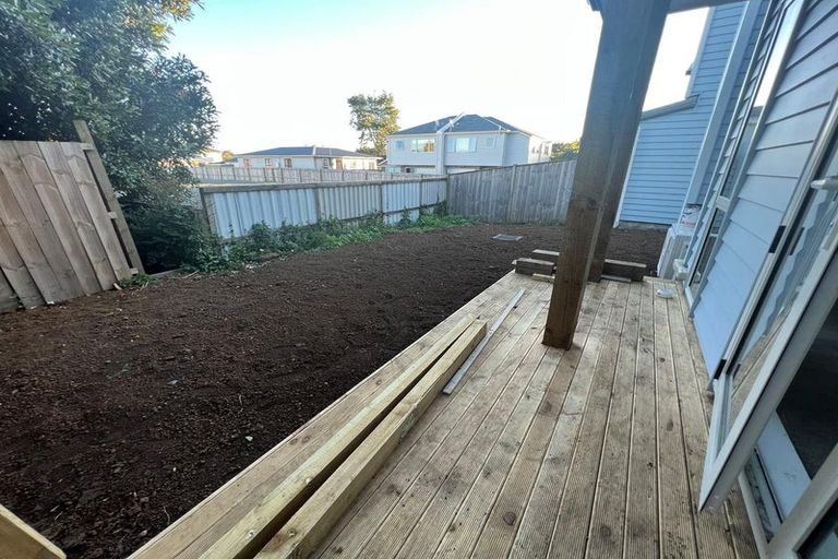 Photo of property in 25 Stitchbird Crescent, Papakura, 2110