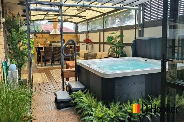 Photo of property in 1 Mull Place, Wattle Downs, Auckland, 2103