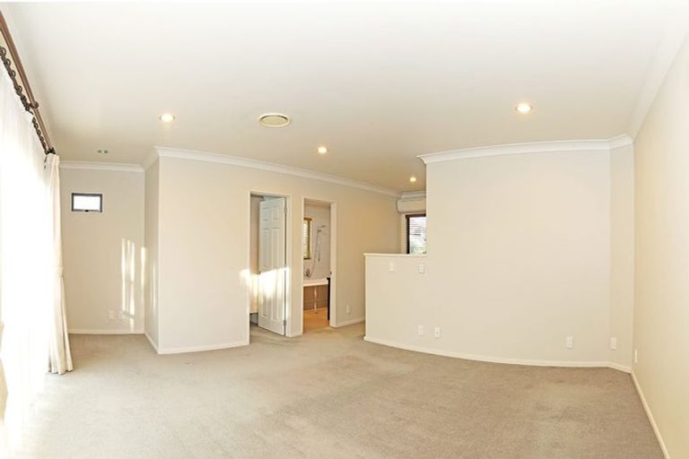 Photo of property in 5 Quedley Court, Eastern Beach, Auckland, 2012