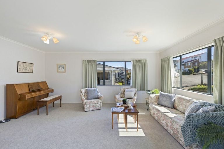 Photo of property in 2/16 Sandel Rise, Merrilands, New Plymouth, 4312