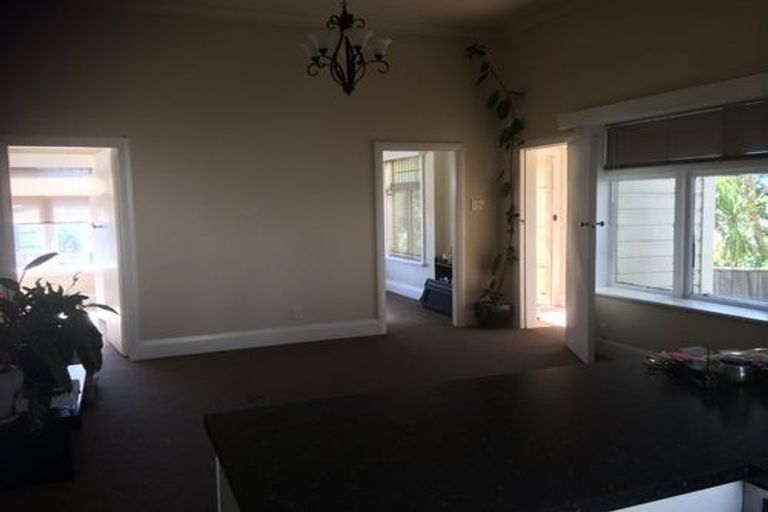 Photo of property in 13 Brougham Street, Mount Victoria, Wellington, 6011