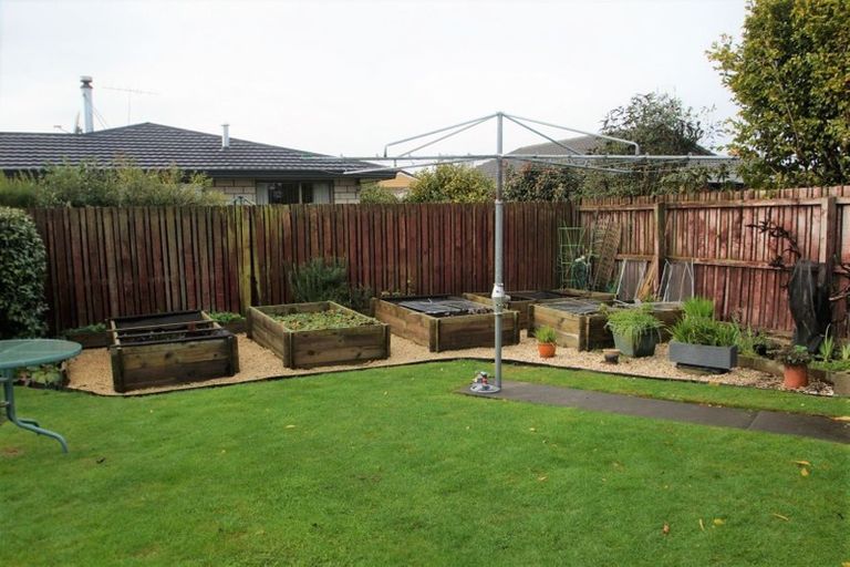 Photo of property in 12 Kinley Street, Rangiora, 7400