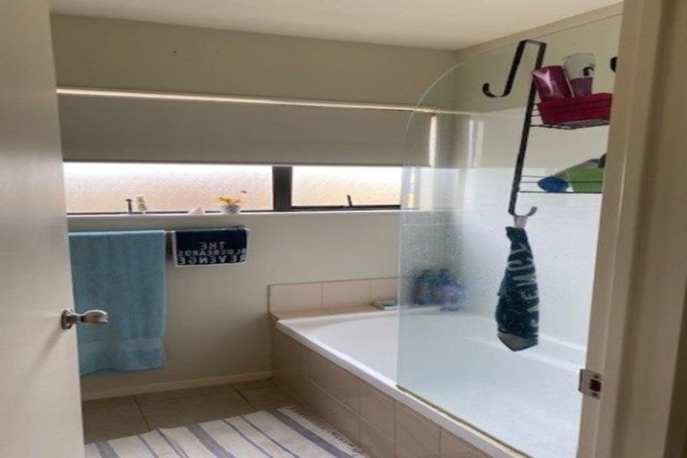 Photo of property in 24 Puma Drive, Golflands, Auckland, 2013