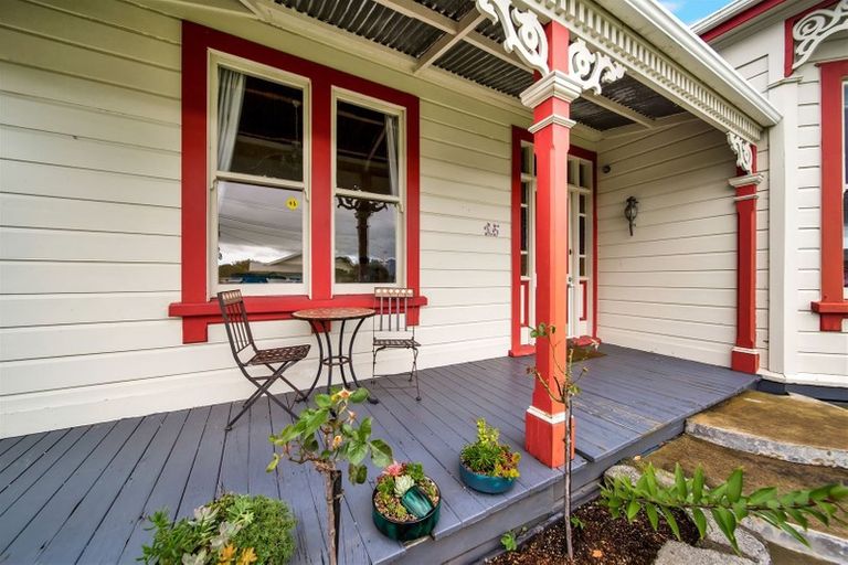 Photo of property in 15 Surrey Street, Hawera, 4610