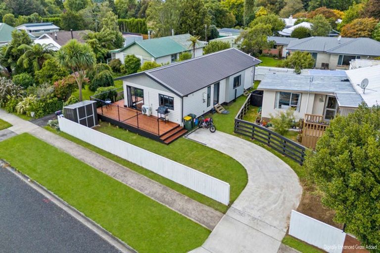 Photo of property in 17 Pukatea Street, Inglewood, 4330