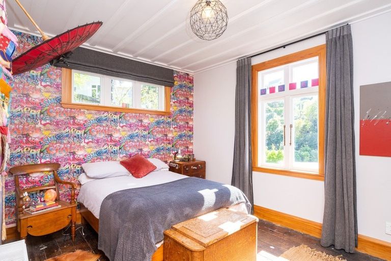 Photo of property in 16 Brewster Street, Bluff Hill, Napier, 4110