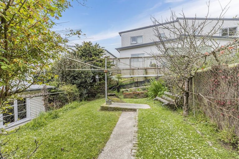 Photo of property in 18 Tawa Terrace, Tawa, Wellington, 5028