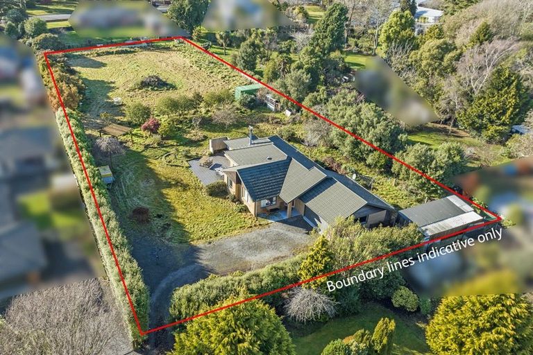 Photo of property in 17 Sarsfield Street, Southbridge, 7602