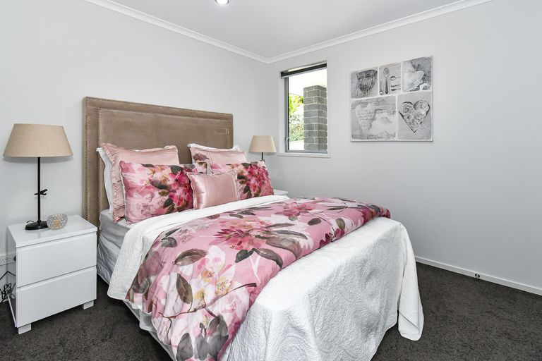 Photo of property in 106 Helenslee Road, Pokeno, 2472