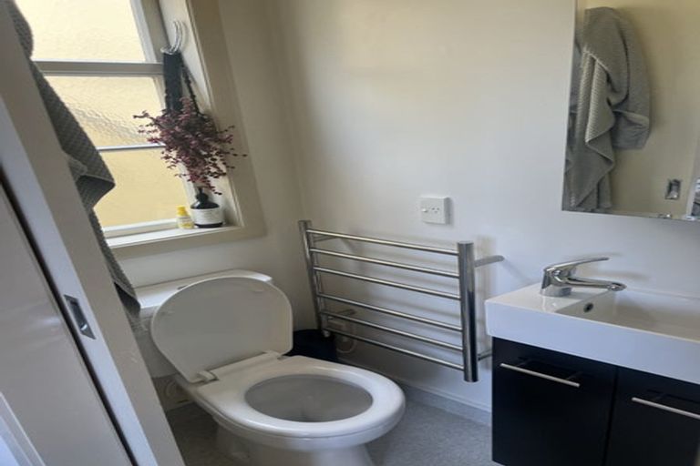 Photo of property in 25 Queen Street, Mount Victoria, Wellington, 6011