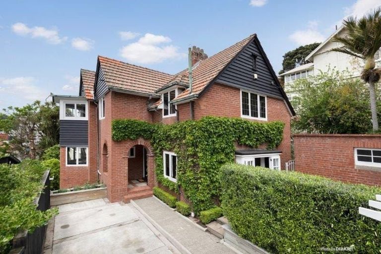 Photo of property in 323 The Terrace, Te Aro, Wellington, 6011