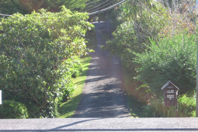 Photo of property in 1/306 Beach Road, Campbells Bay, Auckland, 0630