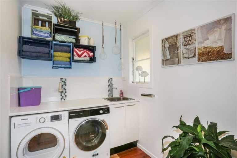 Photo of property in 104 Kaihau Road, Karioitahi, Waiuku, 2683