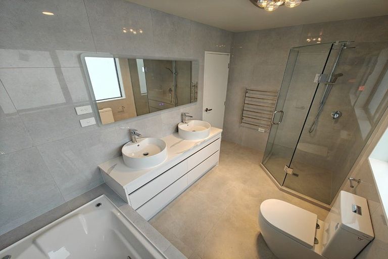 Photo of property in 70 Michael Bosher Way, Flat Bush, Auckland, 2019