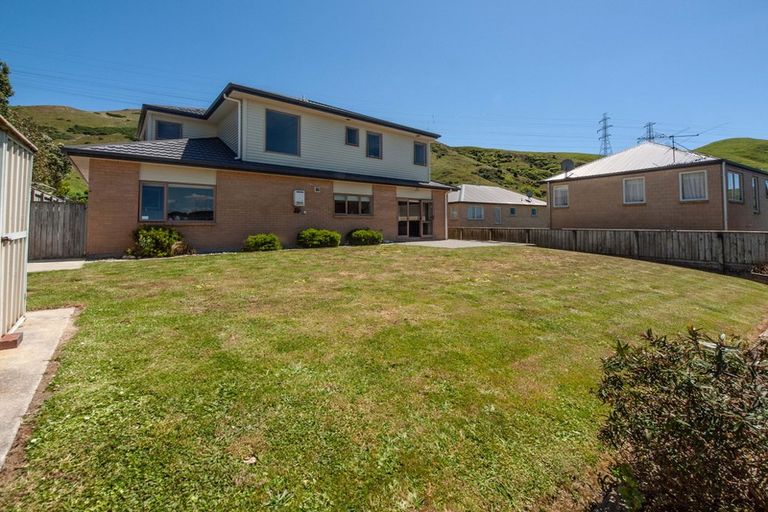 Photo of property in 43 Erlestoke Crescent, Churton Park, Wellington, 6037
