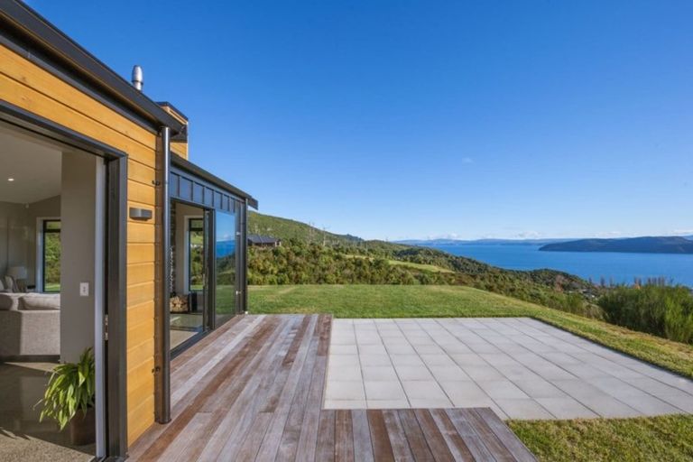 Photo of property in 27 Locheagles Rise, Kinloch, Taupo, 3377