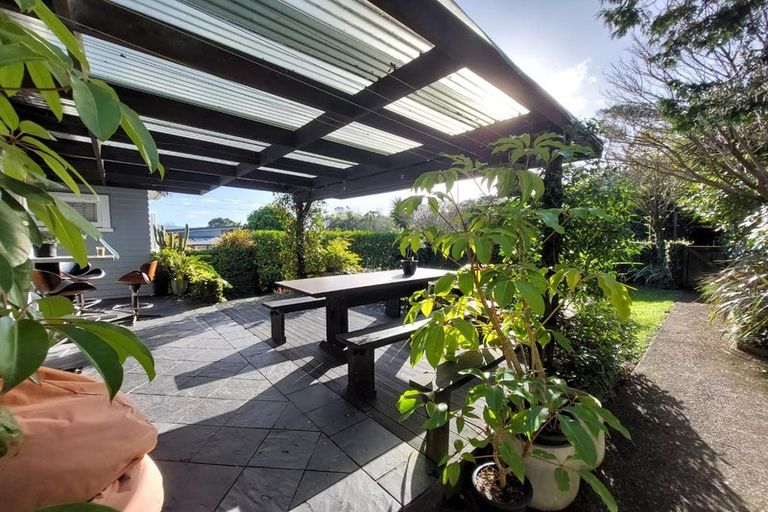 Photo of property in 334a West Coast Road, Glen Eden, Auckland, 0602