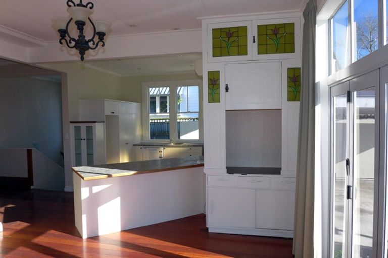 Photo of property in 16 Lighthouse Road, Bluff Hill, Napier, 4110